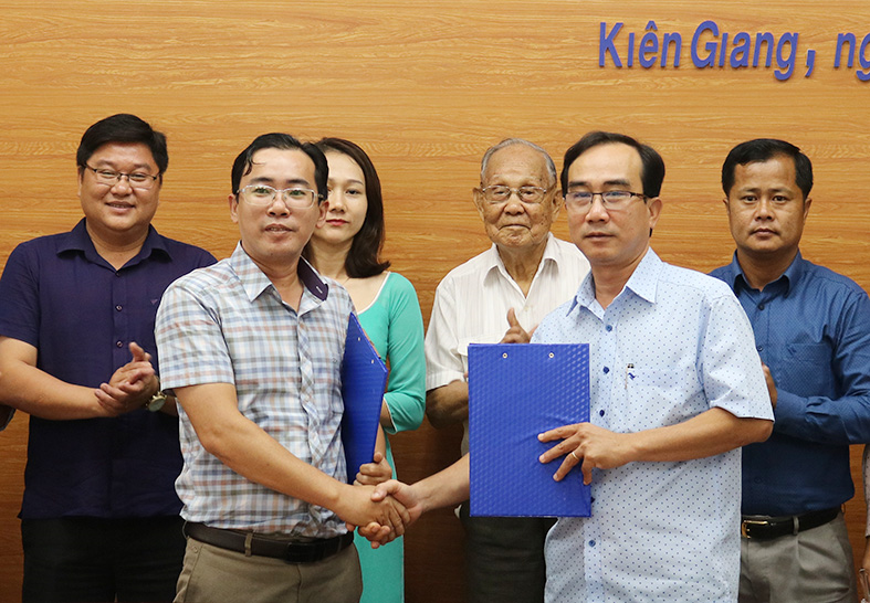 >Tỉnh đoàn và Liên hiệp Các tổ chức hữu nghị tỉnh Kiên Giang ký kết phối hợp thực hiện nhiệm vụ
