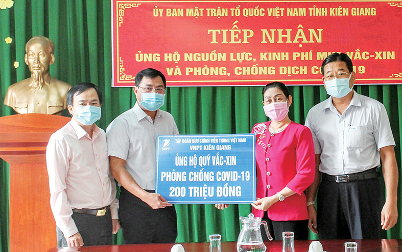 VNPT Kiên Giang ủng hộ 200 triệu đồng vào quỹ vaccine phòng, chống COVID-19