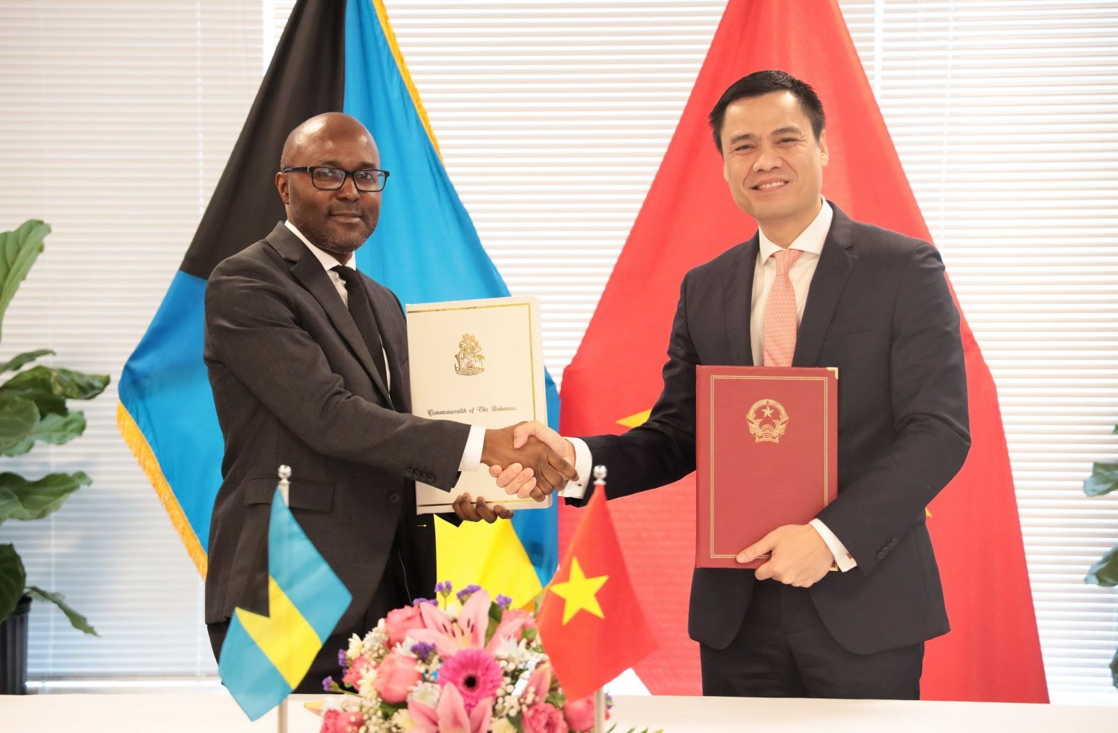 Việt Nam và Bahamas thiết lập quan hệ ngoại giao song phương