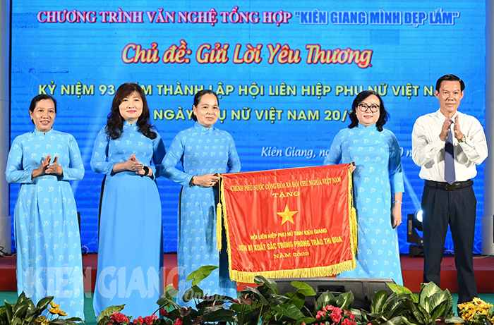 Họp mặt kỷ niệm ngày Phụ nữ Việt Nam 20-10