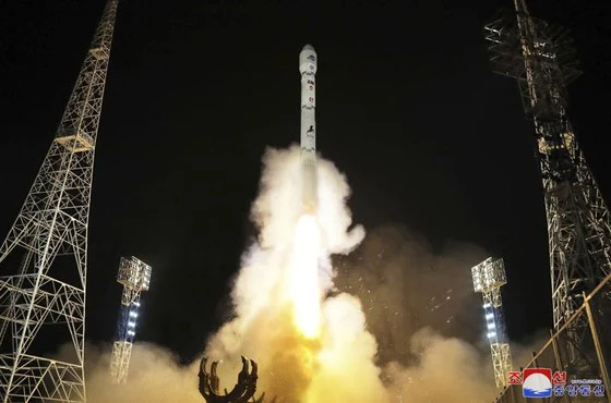 Triều Tiên phóng tiếp tên lửa đạn đạo ra vùng biển phía Đông