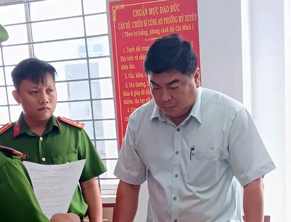 Khởi tố, bắt tạm giam Phó Chủ tịch UBND TP. Long Xuyên Nguyễn Bảo Sinh