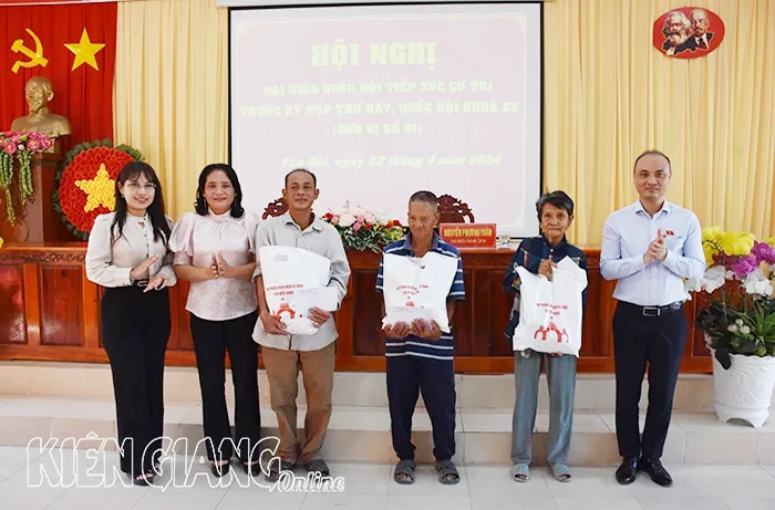 Đại biểu Quốc hội tiếp xúc cử tri huyện Tân Hiệp, Gò Quao