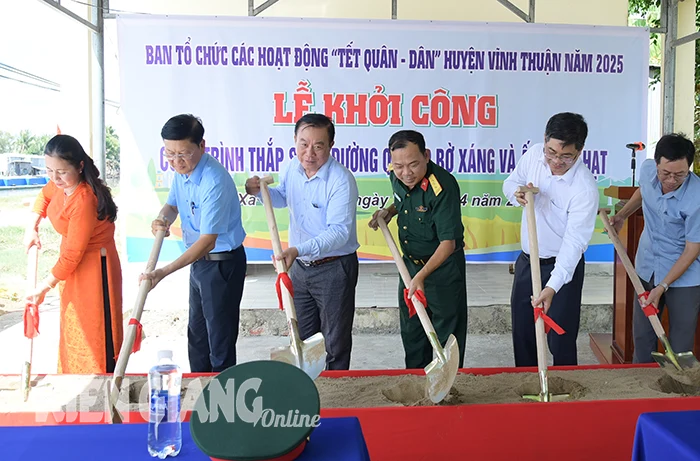 Vĩnh Thuận xây 40 căn nhà tặng gia đình chính sách dịp “Tết Quân- Dân” năm 2025
