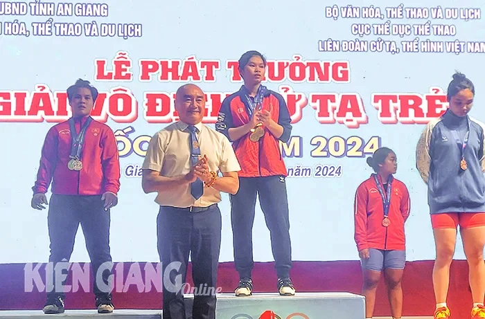 Kiên Giang đoạt 3 huy chương bạc giải cử tạ trẻ quốc gia 