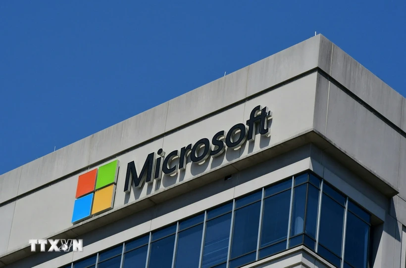 Microsoft mua tín chỉ carbon để bù đắp khí thải từ phát triển AI