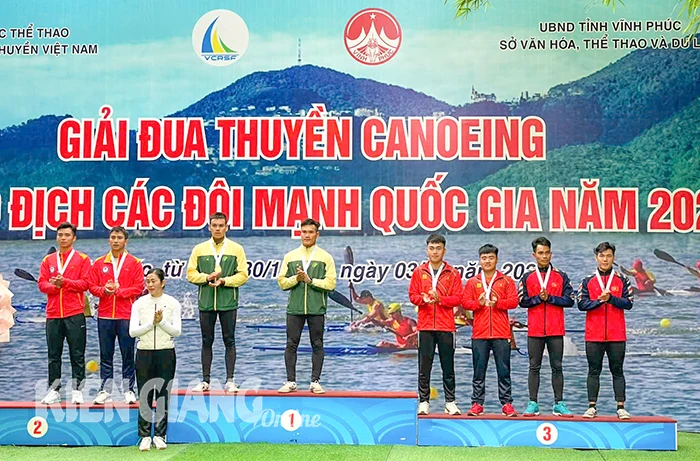 Kiên Giang đoạt huy chương đồng giải canoeing quốc gia