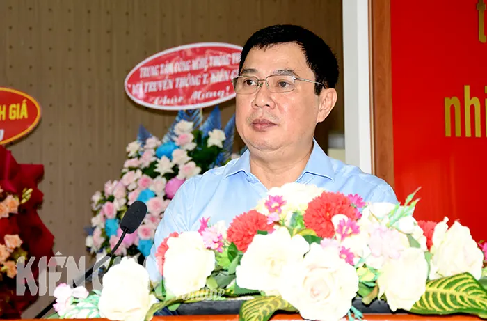 105730KWD ANH CHÚ TRUNG_7061